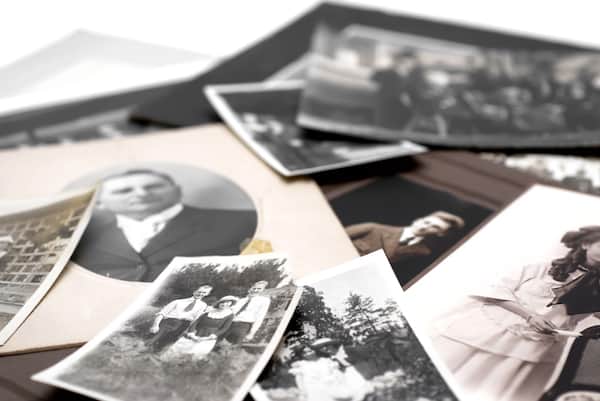 10,000 old photos, one USB drive: here’s how